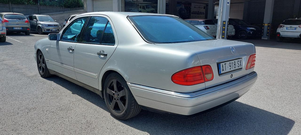 Mercedes-benz E 200 cat Avantgarde