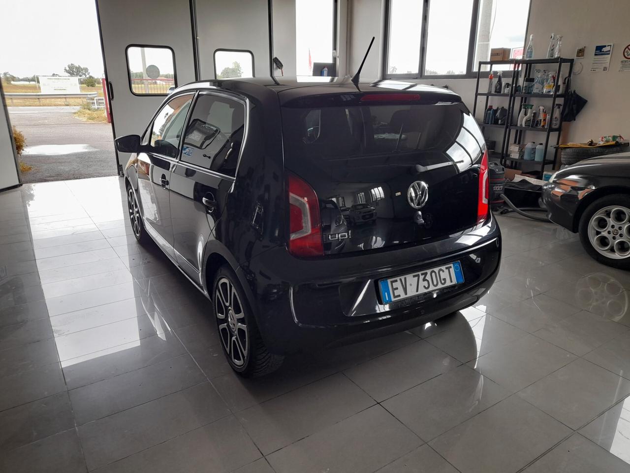 Volkswagen up! 1.0 75 CV 5p. high
