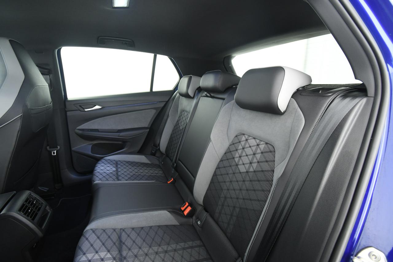 VOLKSWAGEN Golf 1.5 etsi evo R-Line 150cv dsg CAMERA+ALCANTARA+ACC+LED