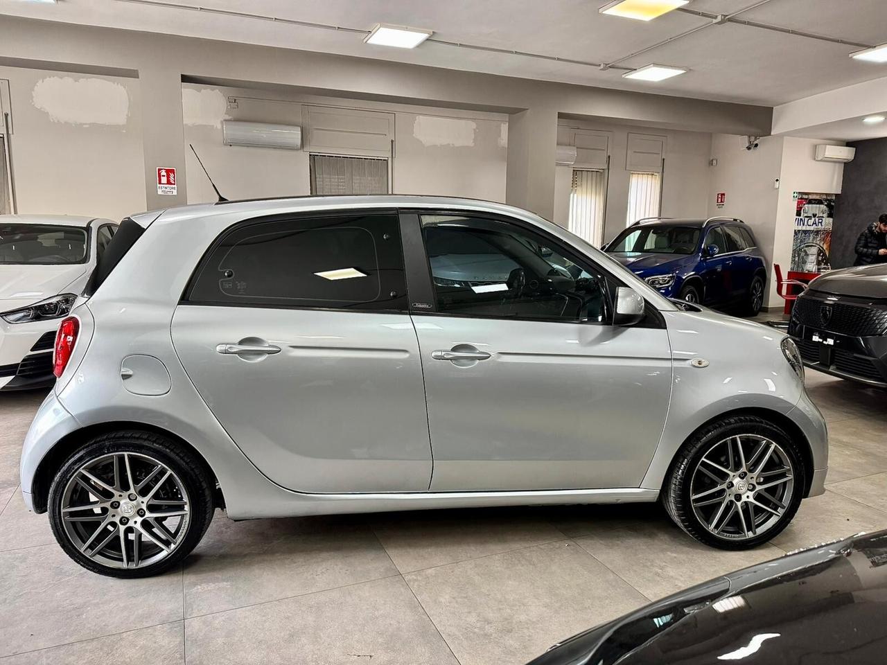 Smart ForFour 1.0 71cv GPL Twinamic Brabus 2017