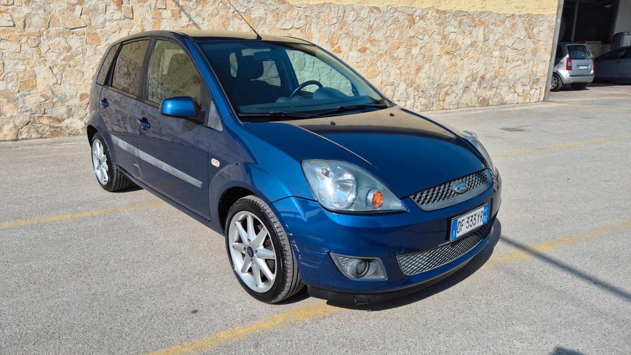 Ford Fiesta 1.4 TDCi 5p. Titanium sono 100.000 km