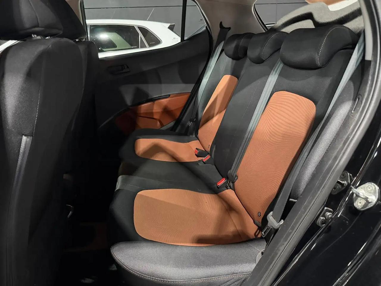 Hyundai i10 Benzina Neopatentati