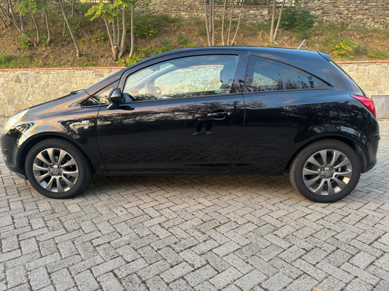 Opel Corsa 1.3 Multijet 75Cv 3Porte 2011