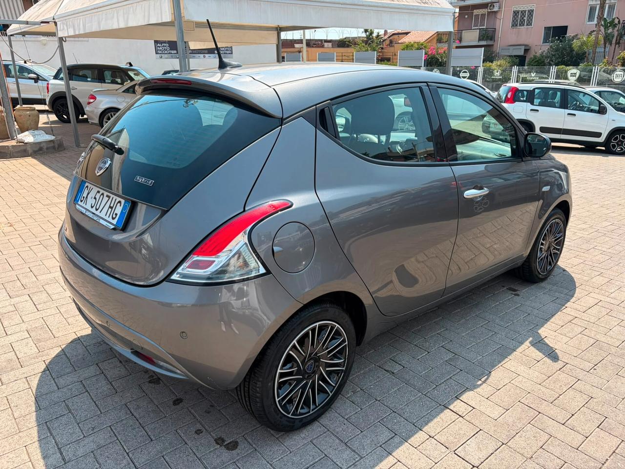 Lancia Ypsilon 1.0 FireFly 5 porte S&S Hybrid Gold