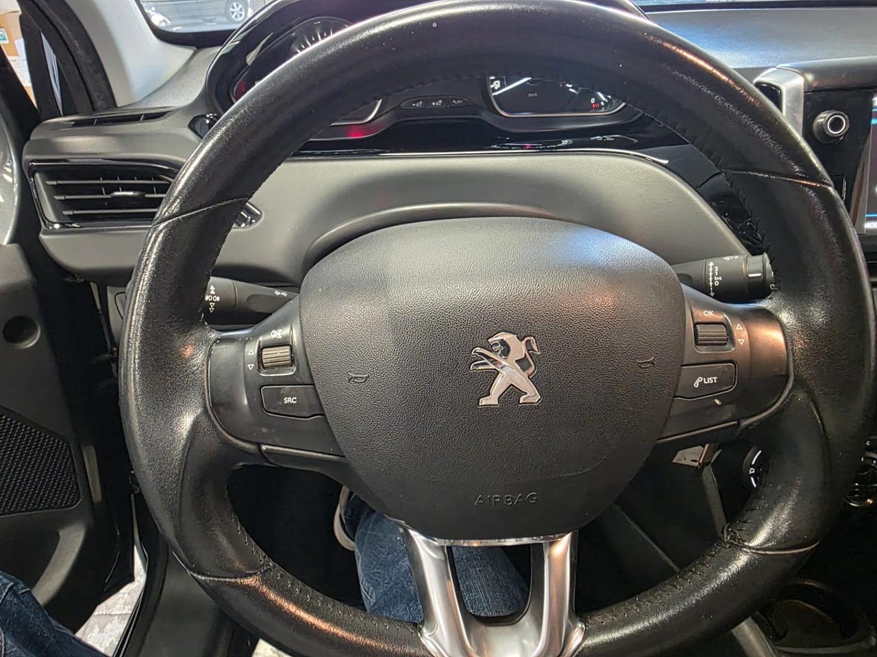 Peugeot 208 PureTech 82 5 porte Allure
