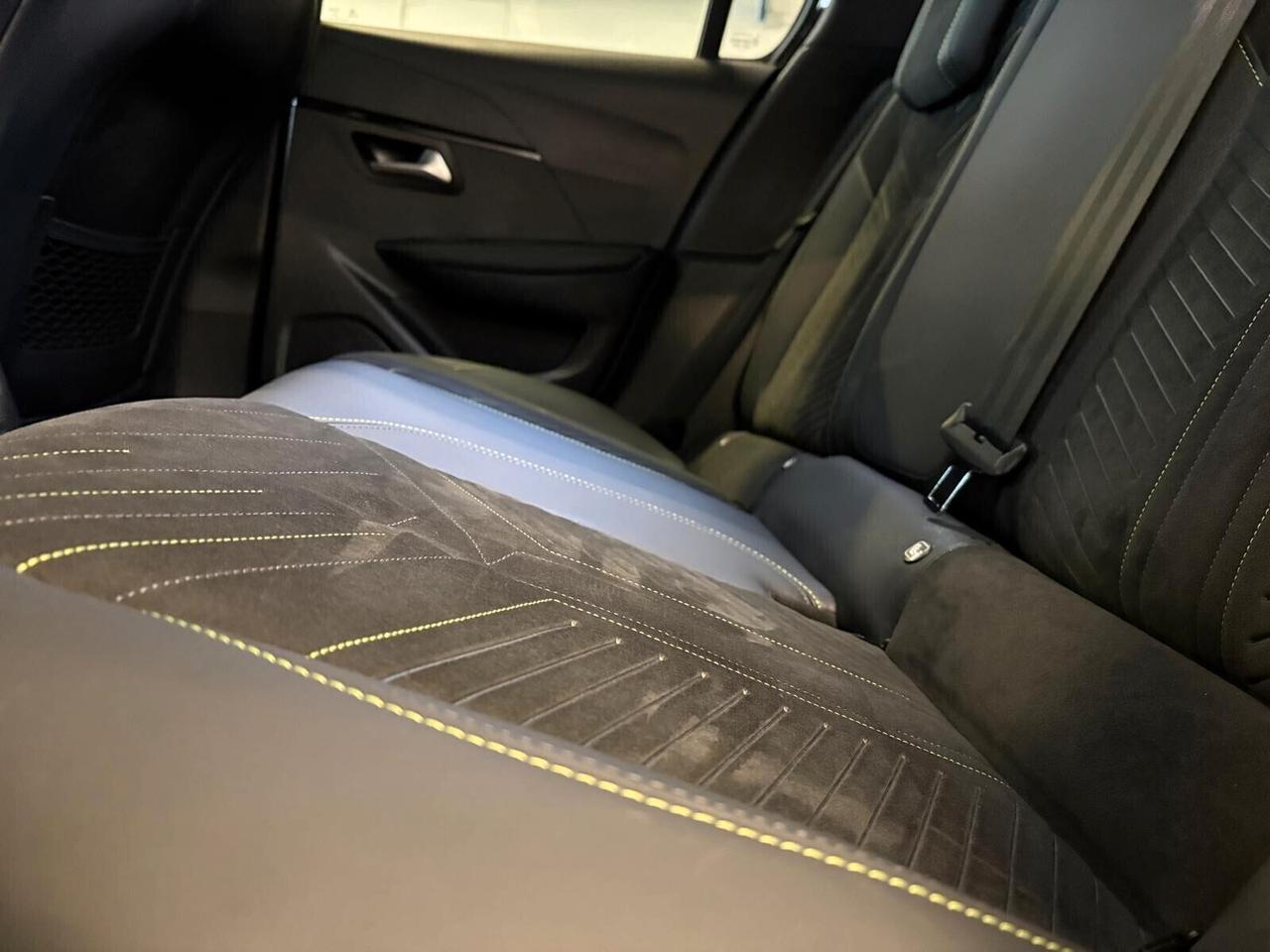 Peugeot 208 GT Hybrid 136 e-DCS6 SPOTICAR