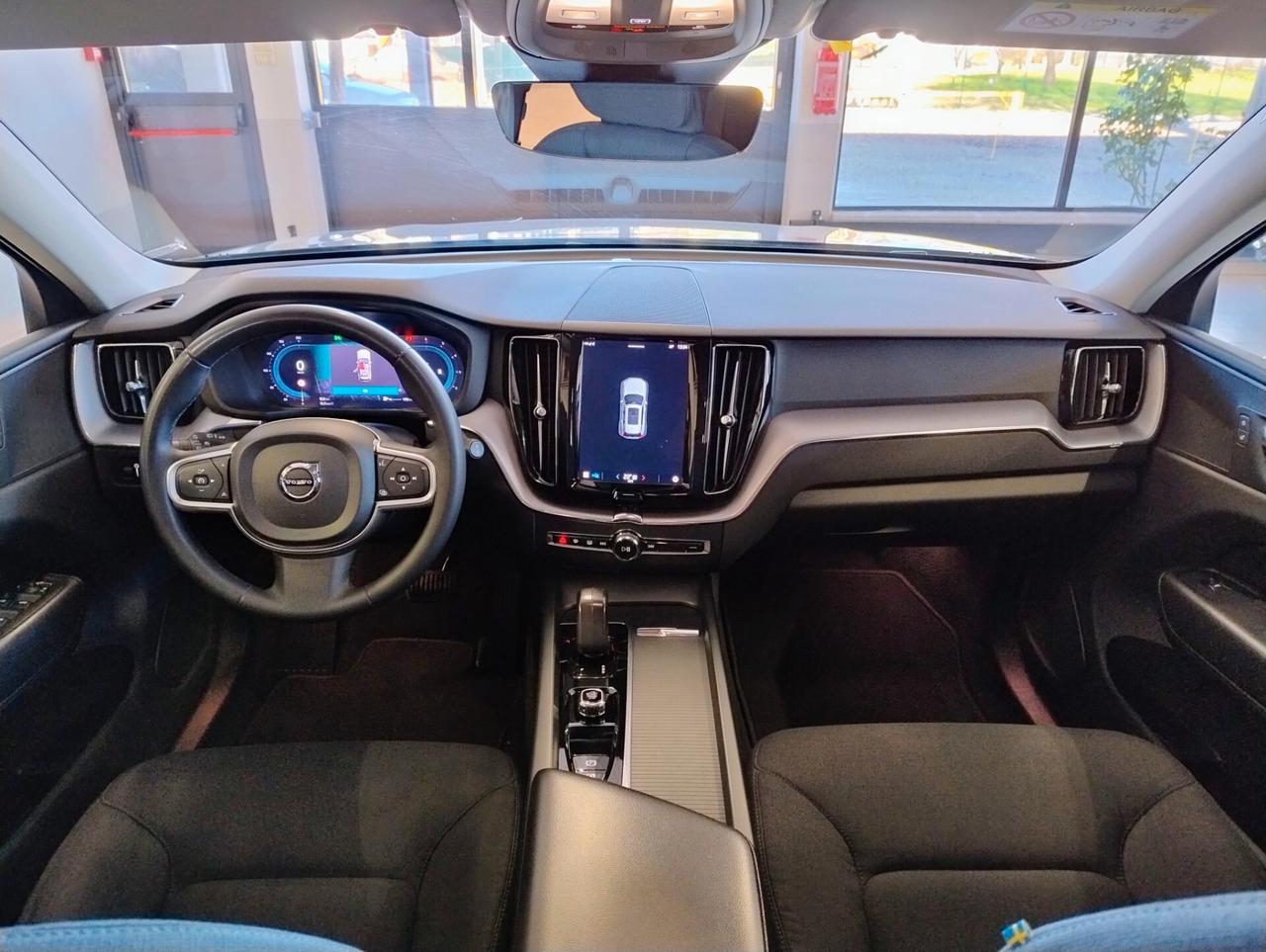 VOLVO XC60 2.0 B4 Geartronic Momentum *LED*CARPLAY*KEYLESS