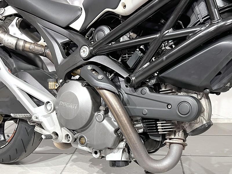 Ducati Monster 696