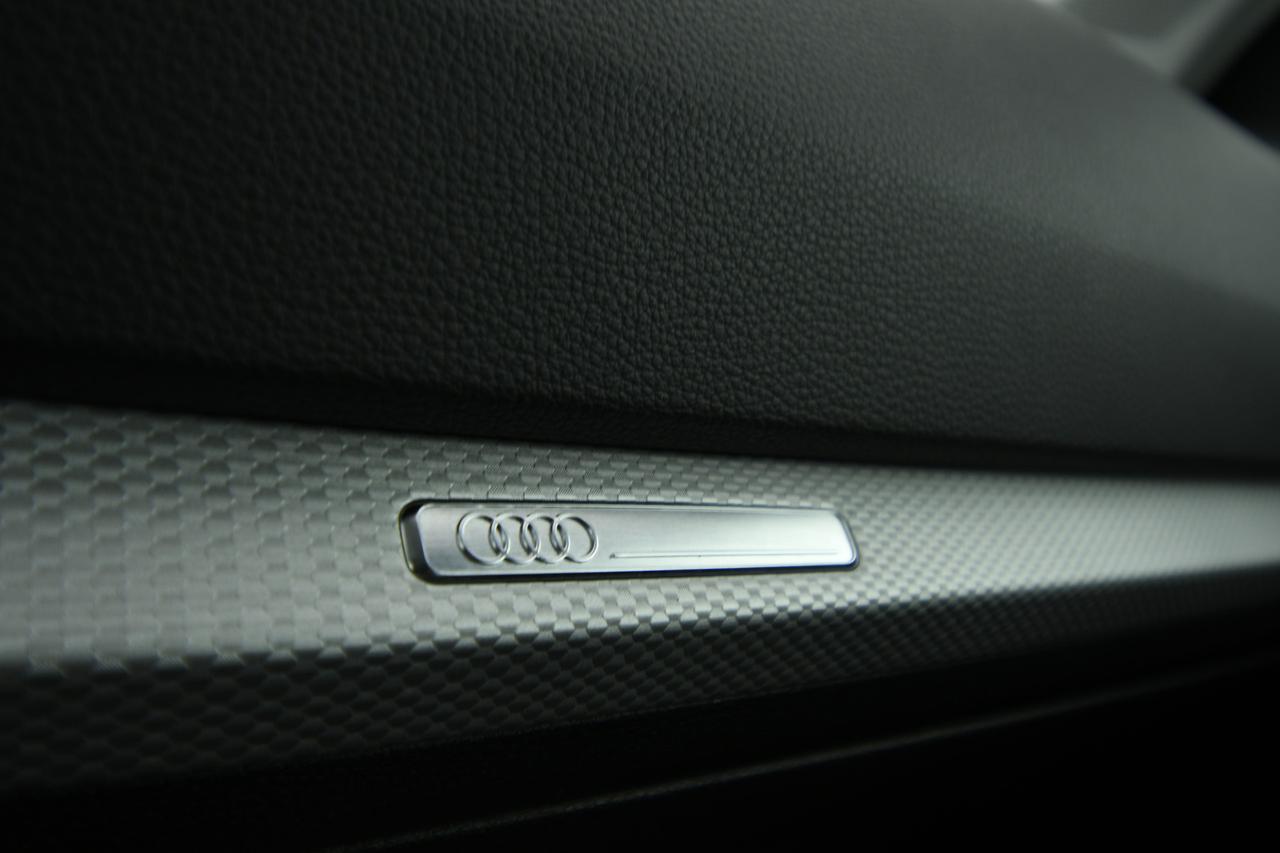 AUDI Q2 30 2.0 tdi Business s-tronic NEOPATENTATI+CAMERA+ACC