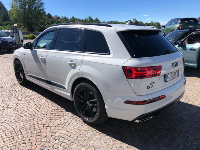 AUDI Q7 3.0 TDI 272 CV quattro S line 4 ruote sterzanti