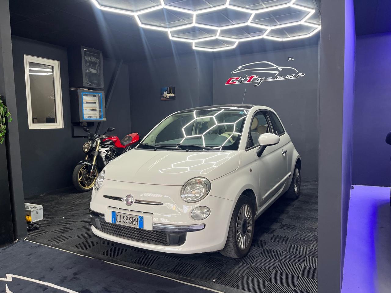 Fiat 500 1.4 Lounge – 100 CV: Piccola, Grintosa e Iconica