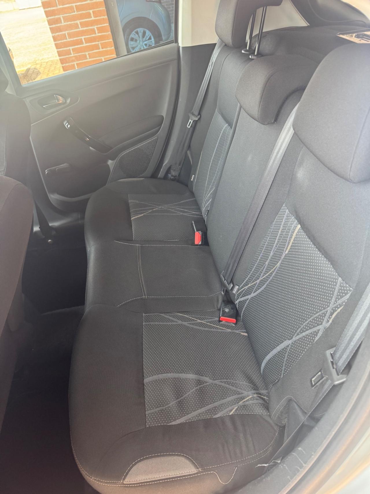 Peugeot 208 1.4 HDi 68 CV 5 porte Allure Neopatentati