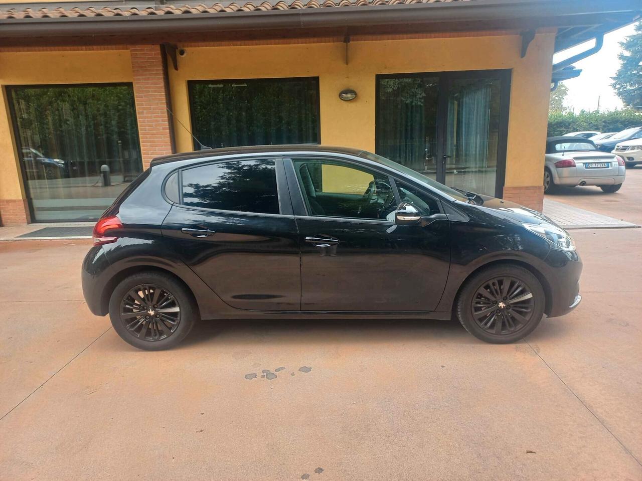 Peugeot 208 BlueHDi 75 5 porte Touch