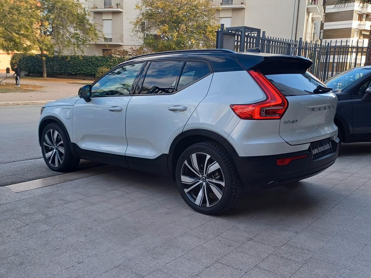 Volvo XC40 T5 Recharge Plug-in Hybrid R-design