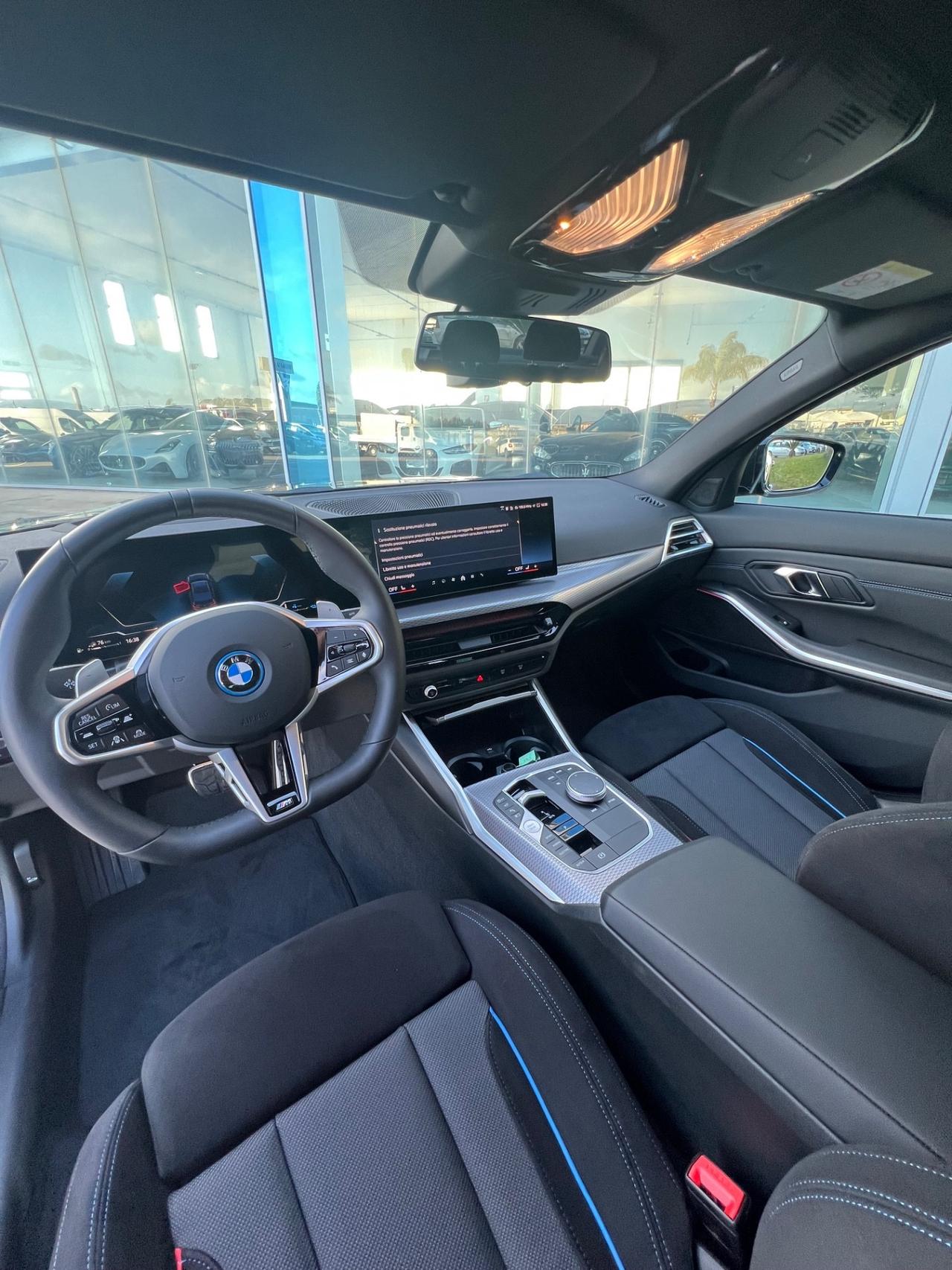 Bmw 330e Msport possibilità noleggio no scoring