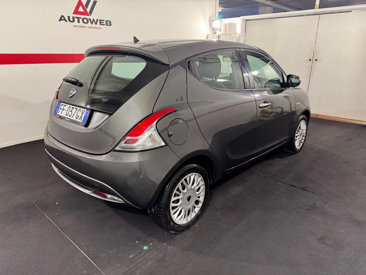 Lancia Ypsilon 1.2 69 CV 5 porte Platinum