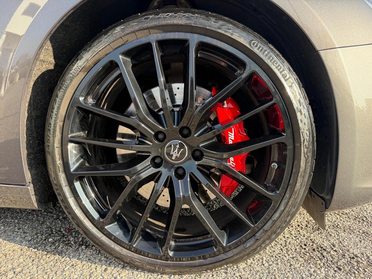 Maserati Ghibli V6 430 CV Q4 Gransport