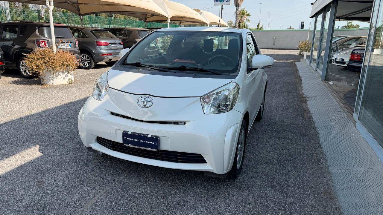 Toyota iQ 1.0 CVT Trend