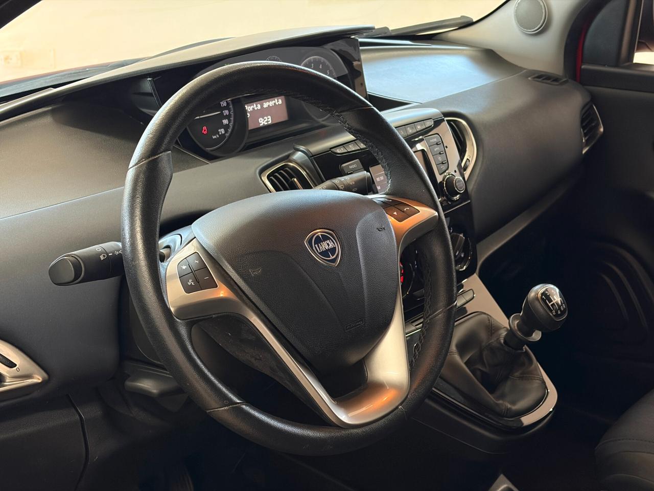 Lancia Ypsilon 1.0 FireFly 5 porte S&S Hybrid Ecochic Silver