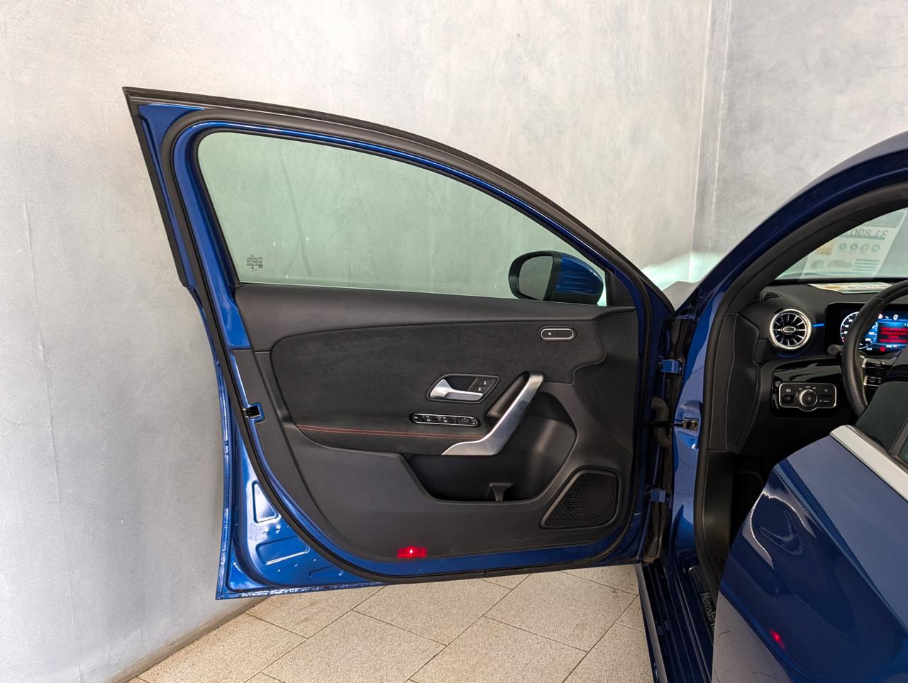 Mercedes-Benz A 180 180 Automatic Premium AMG Line