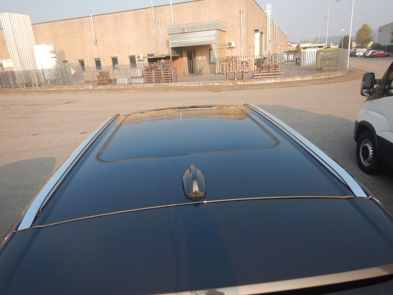 Volvo XC60 B4 (d) AWD automatico Ultimate Bright N1 TETTO NAVY PELLE H/K 19