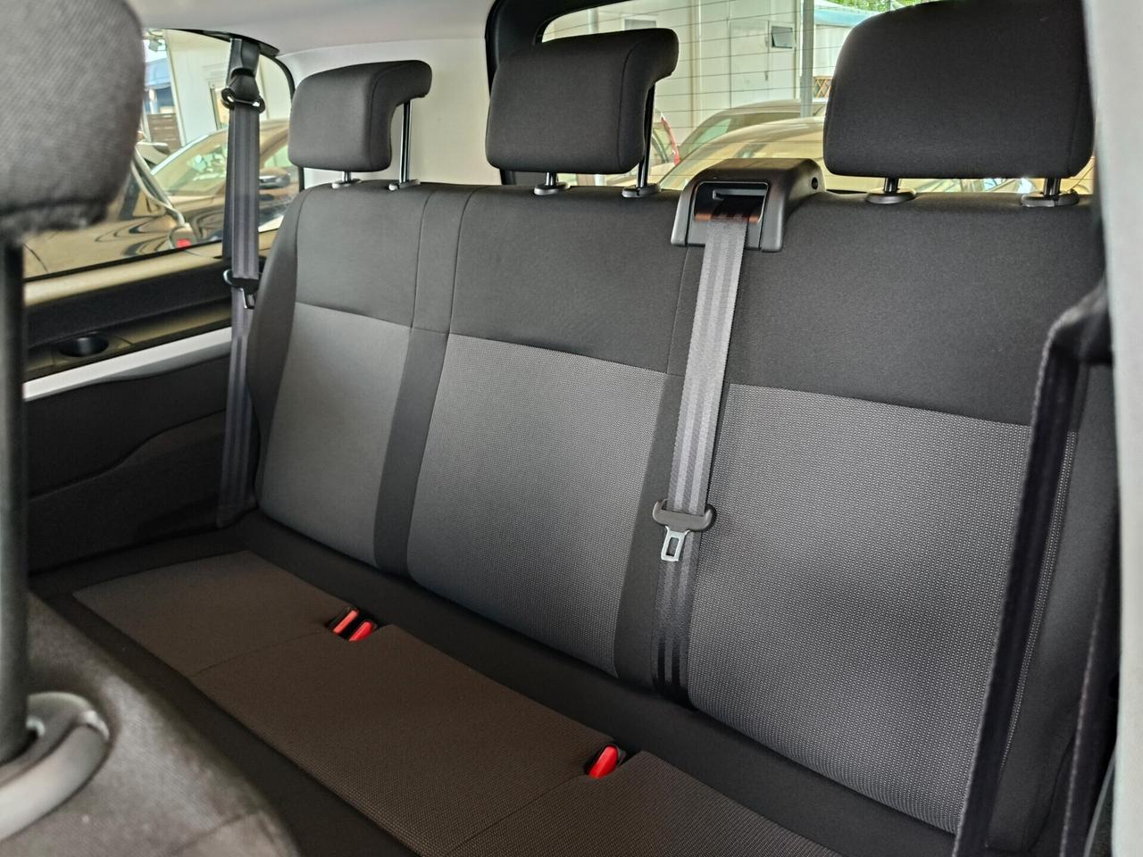Peugeot Traveller BlueHDi 100 S&S Standard Business