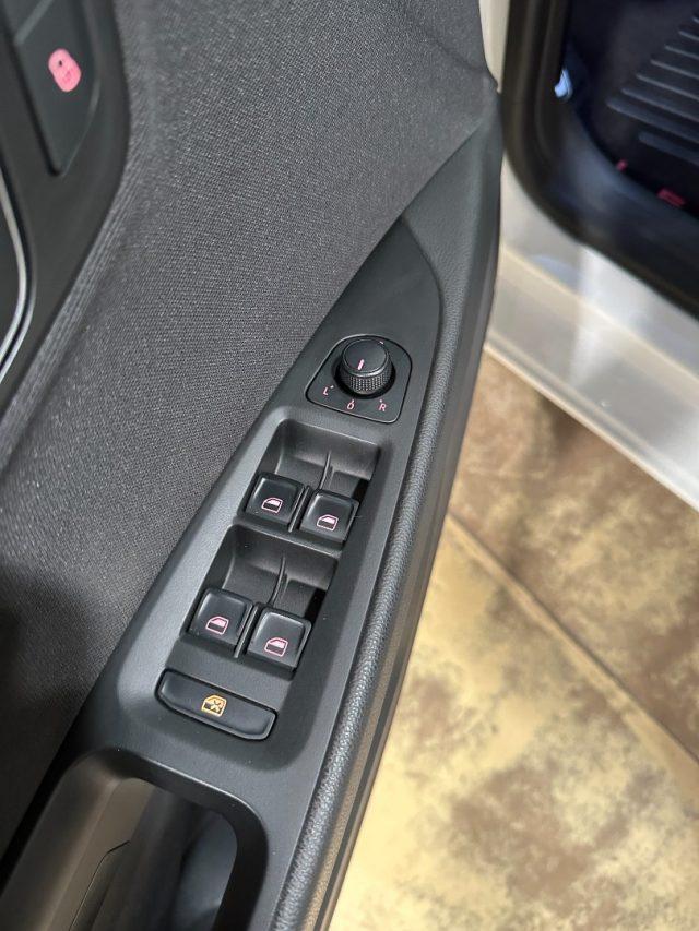 SEAT Leon 1.6 TDI 105 CV ST Start/Stop Style - LED