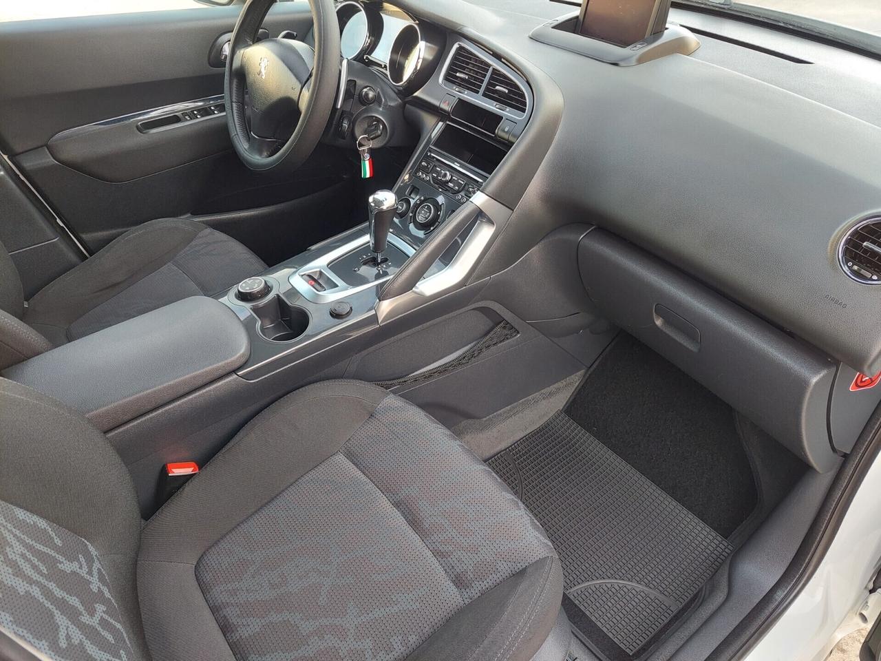 Peugeot 3008 1.6 HDi 110CV cambio robotizzato