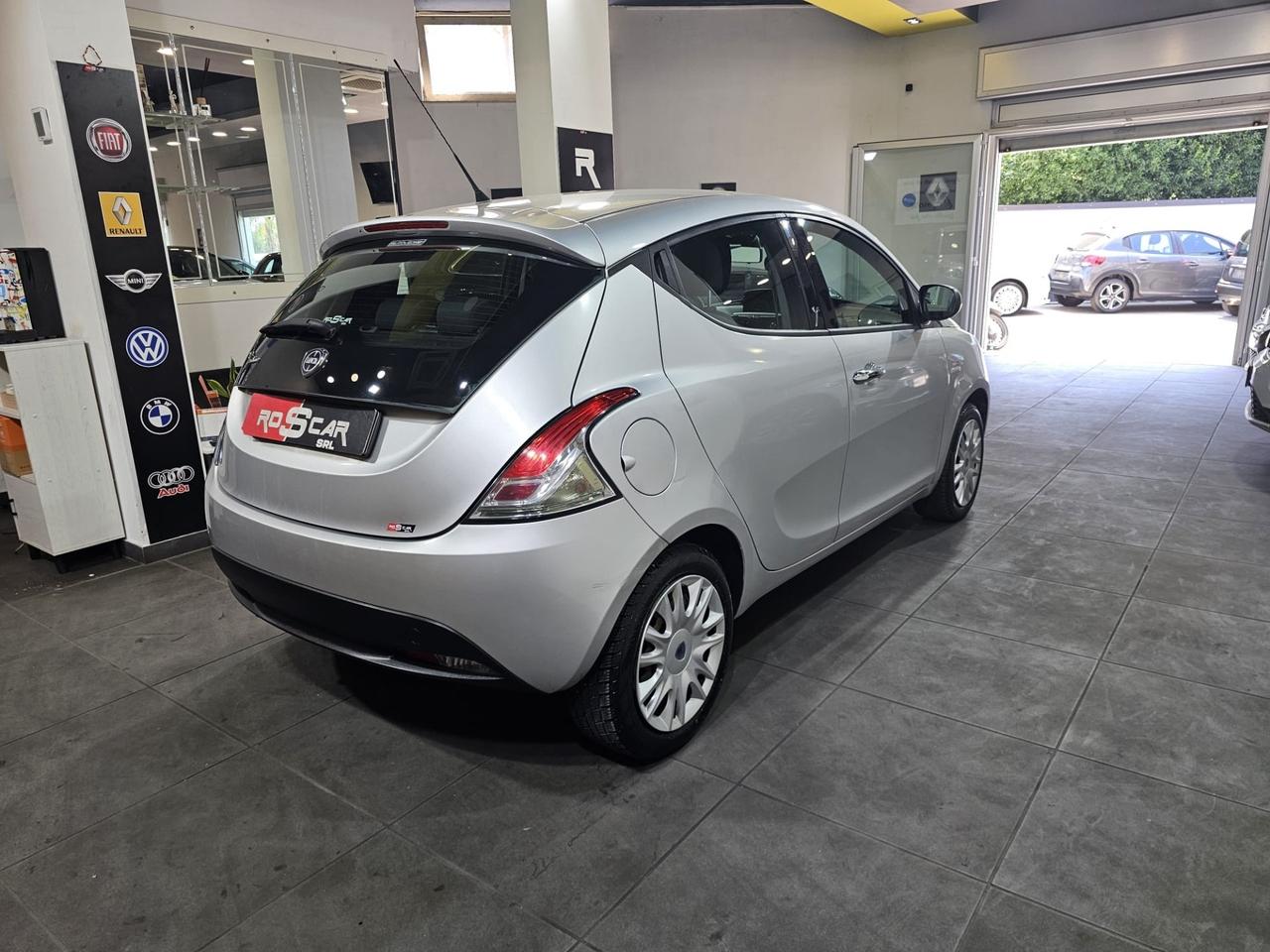 Lancia Ypsilon 1.2 GPL 69cv