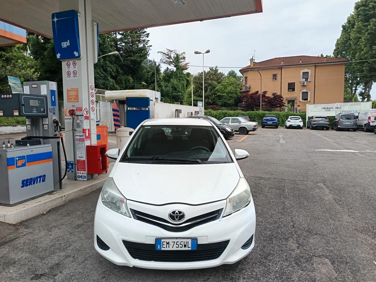Toyota Yaris Lounge 1.0 benz2012 km originali!!!