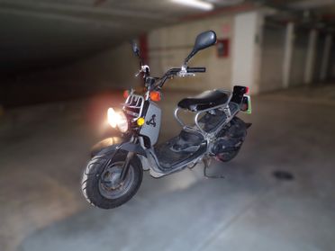 SCOOTER HONDA ZOOMER 50 4T DEL 2005 57.200 KM MOTORE SOSTITUITO NEL 2023