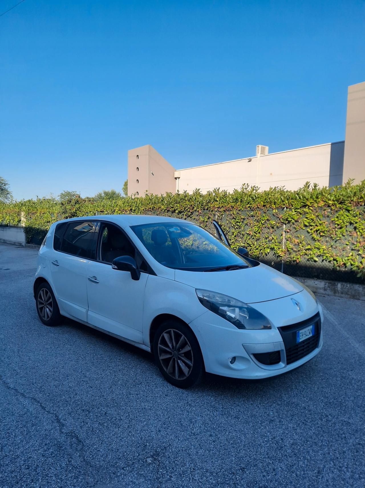 Renault Scenic Scénic X-Mod 1.5 dCi 110CV Luxe