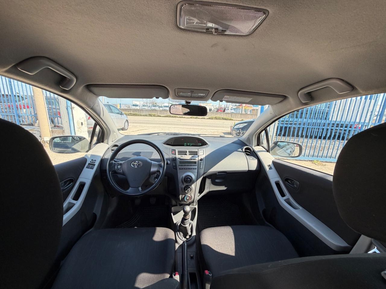 Toyota Yaris 1.0 5 porte Sol