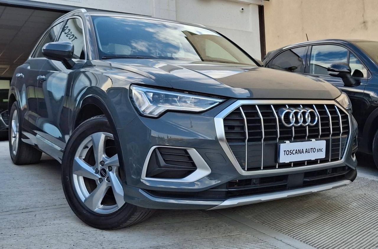 Audi Q3 150cv S tronic fari full led
