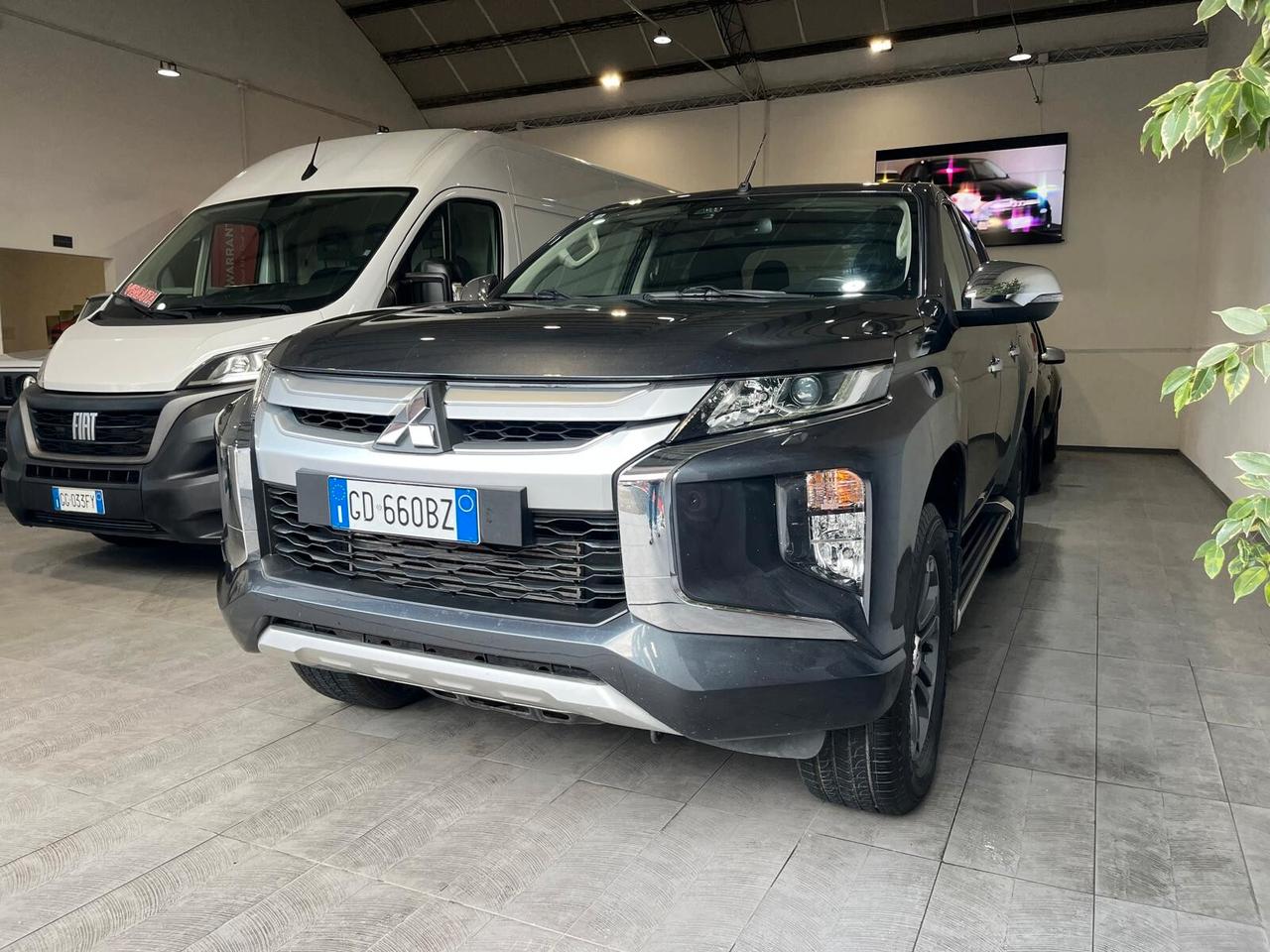 MITSUBISHI L200 2.3 D Double Cab 4x4 *2021* *UNICOPRO* *FULL*