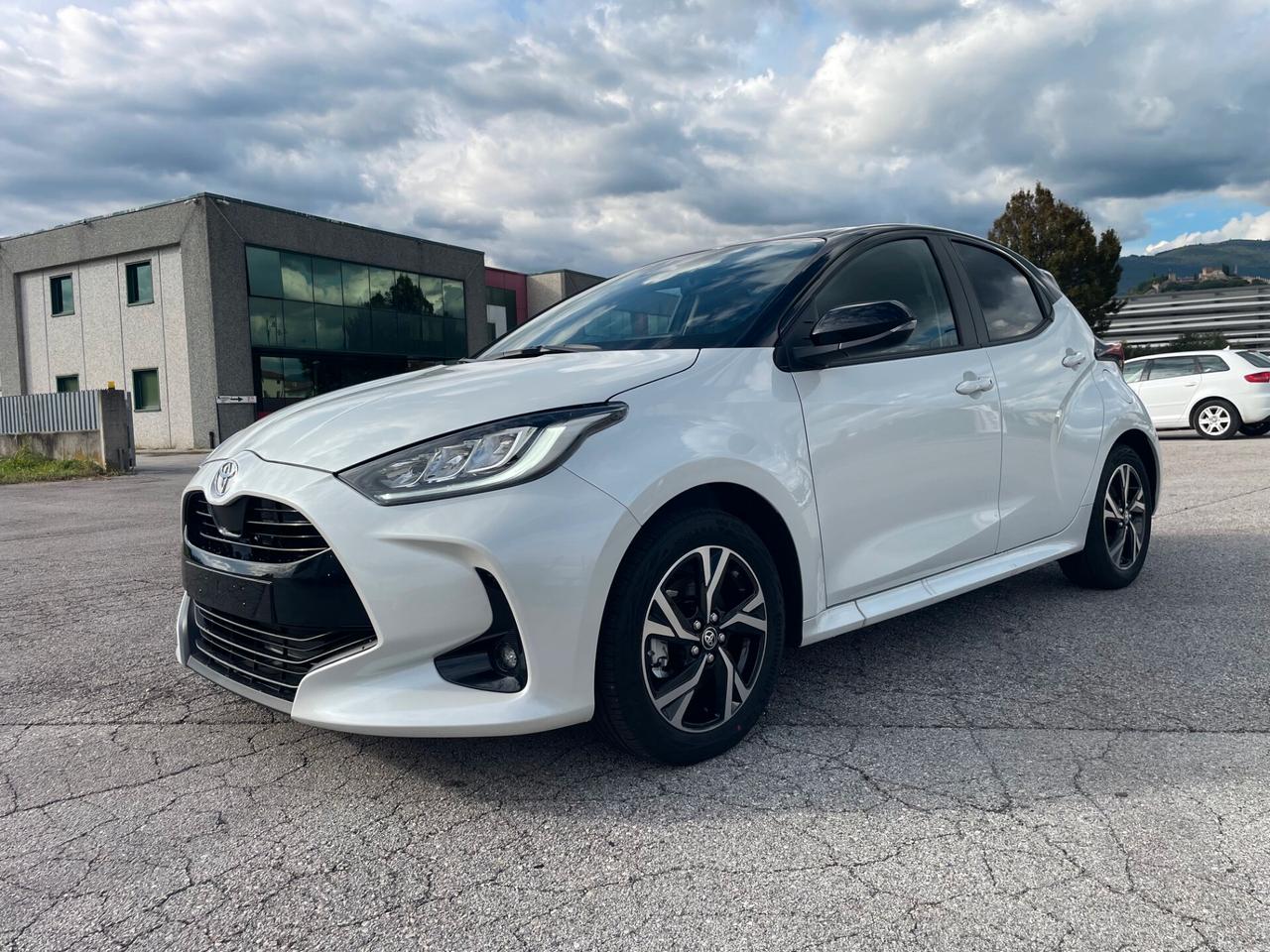 Toyota Yaris 1.5 Hybrid 5 porte Trend