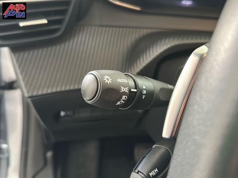 Peugeot 208 Allure Hybrid 110 e-DCS6 auto