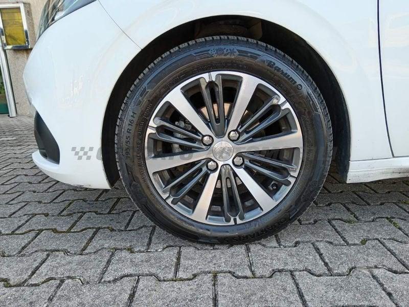 Peugeot 208 208 5p 1.2 puretech t Allure s&s 110cv 5p eat6