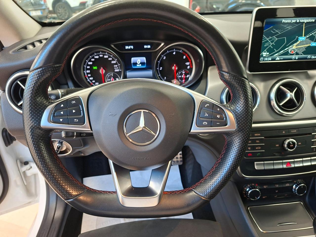 Mercedes-benz CLA 180 d Automatic Premium