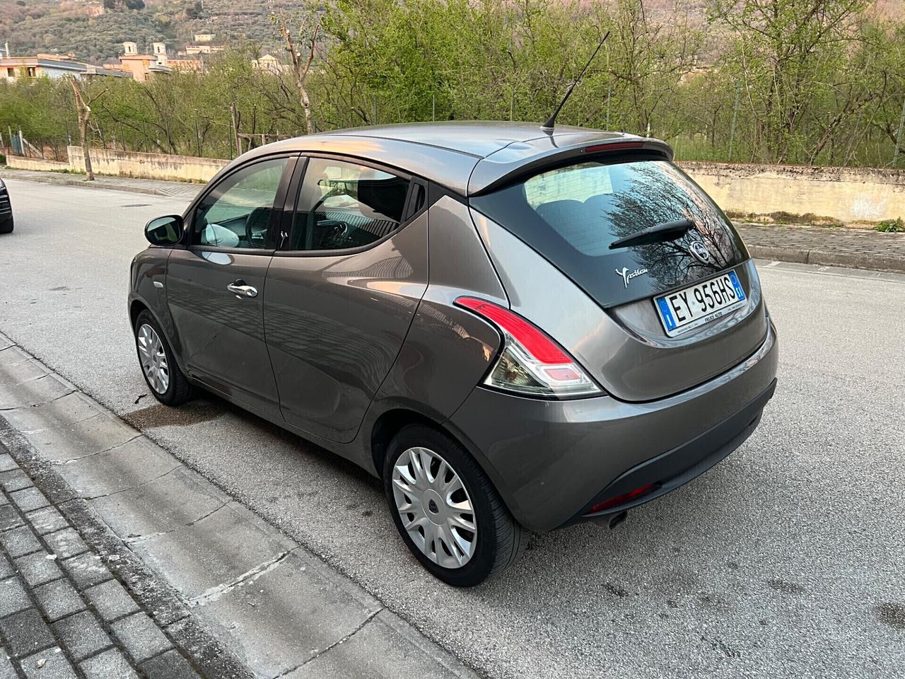 Lancia Ypsilon 1.2 benzina 69cv Gold 2014 full optional