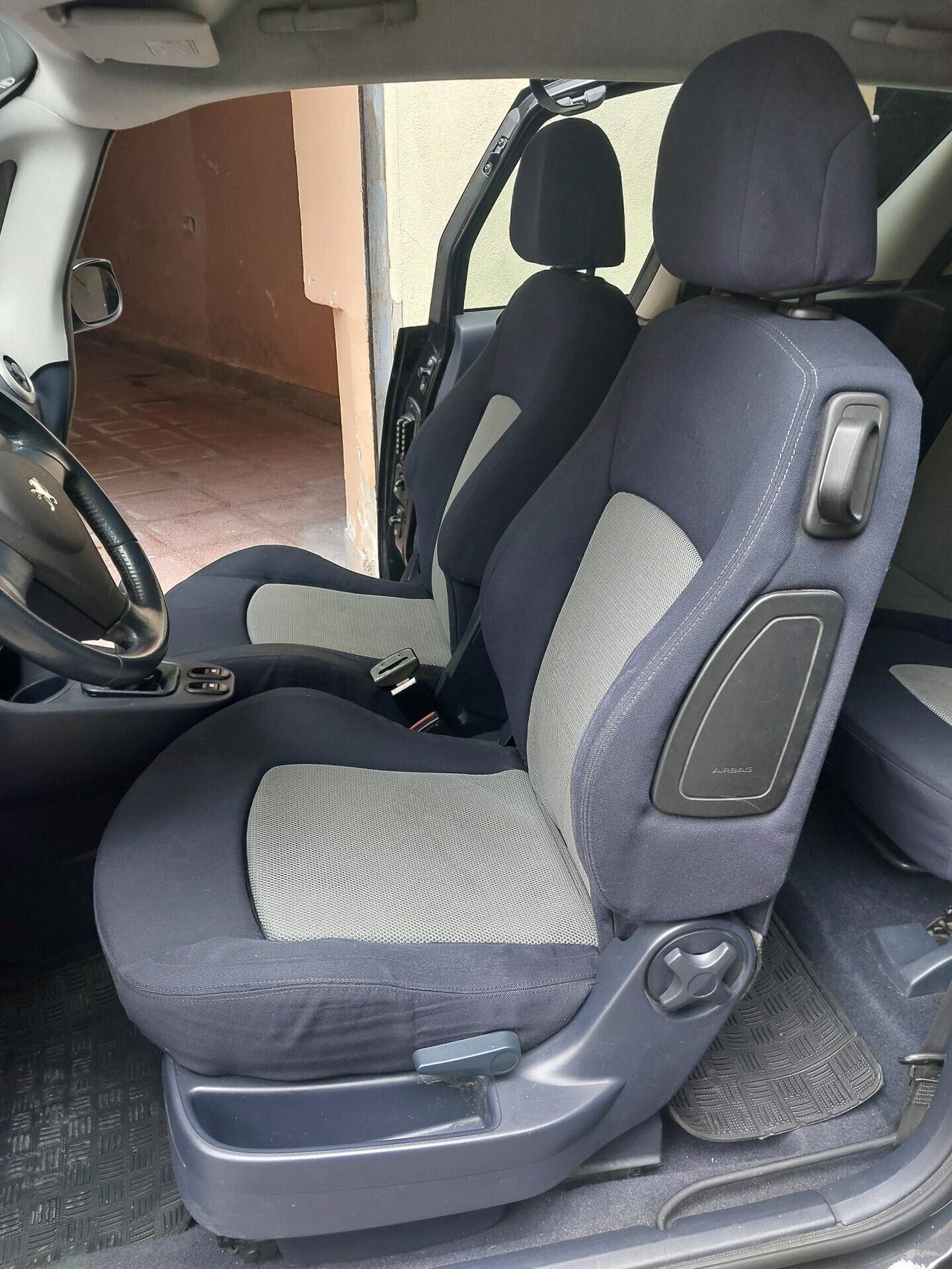 Peugeot 1007 1.4 HDi Trendy 08/2006