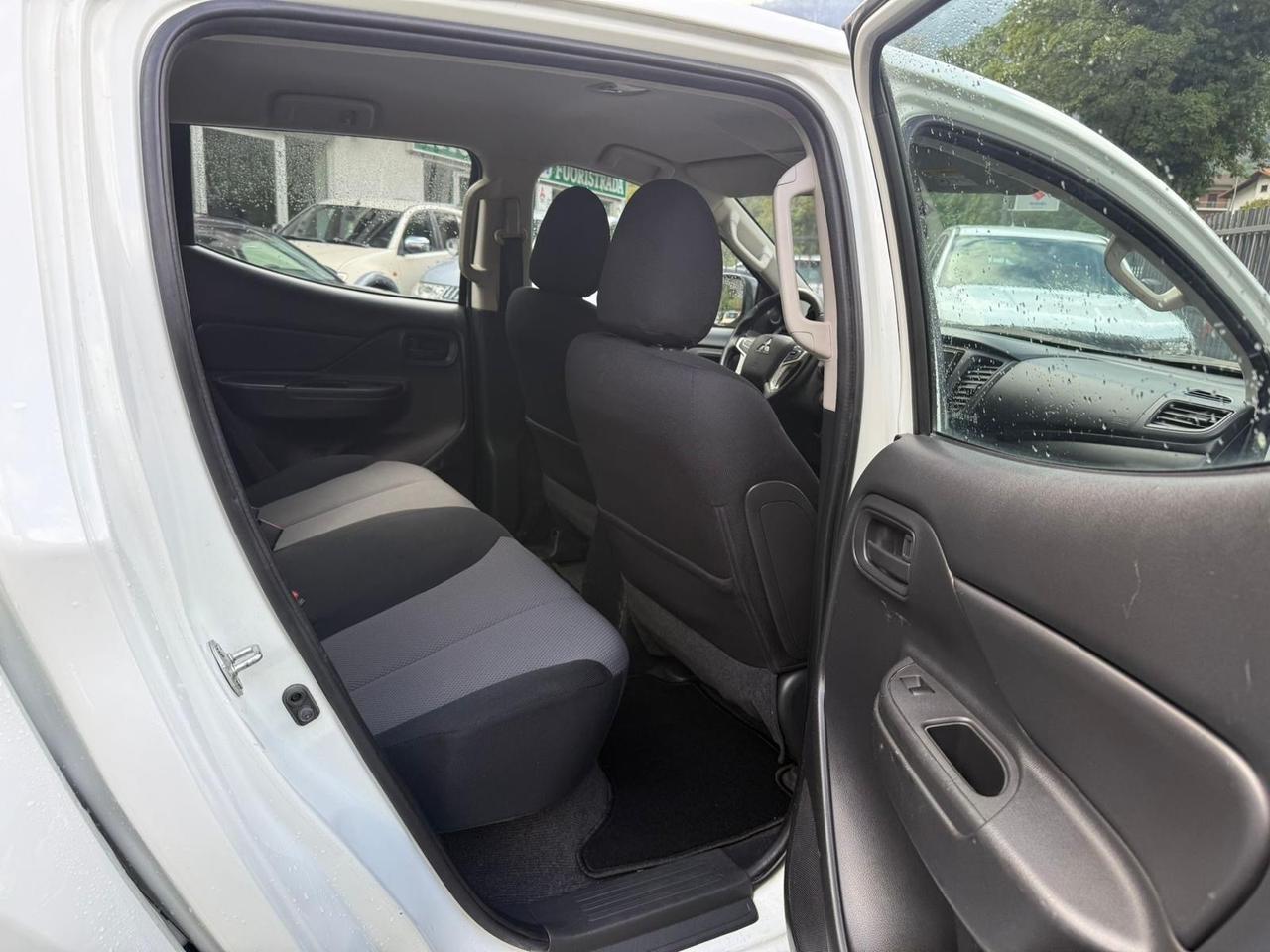 Mitsubishi L200 2.3 D Double Cab 4x4 Easy Select Invite Connect