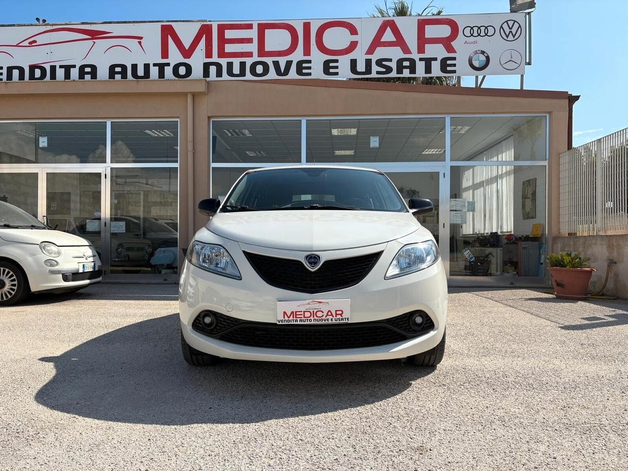 Lancia Ypsilon 1.2 69 CV 5 porte S&S Gold