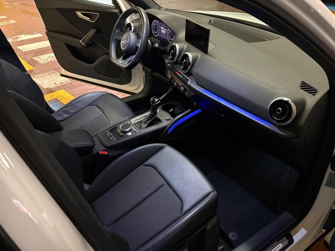 Audi Q2 SQ2 TFSI quattro S tronic sport attitude