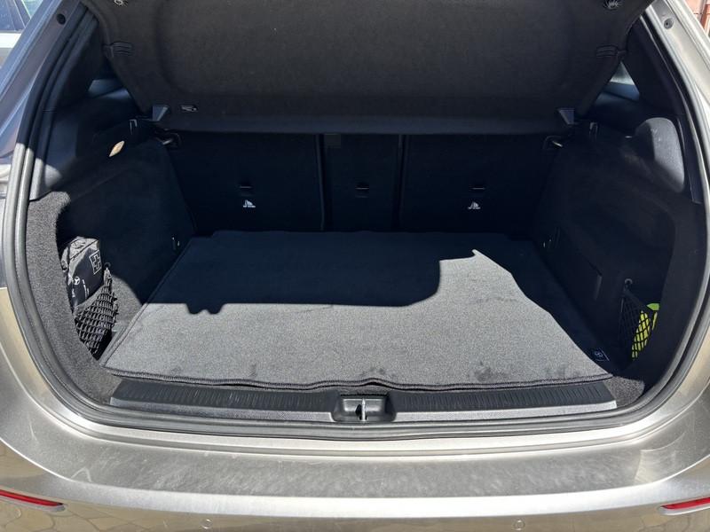 Mercedes B 180 D Premium DCT FULL LED-NAVI-TETTO-18"