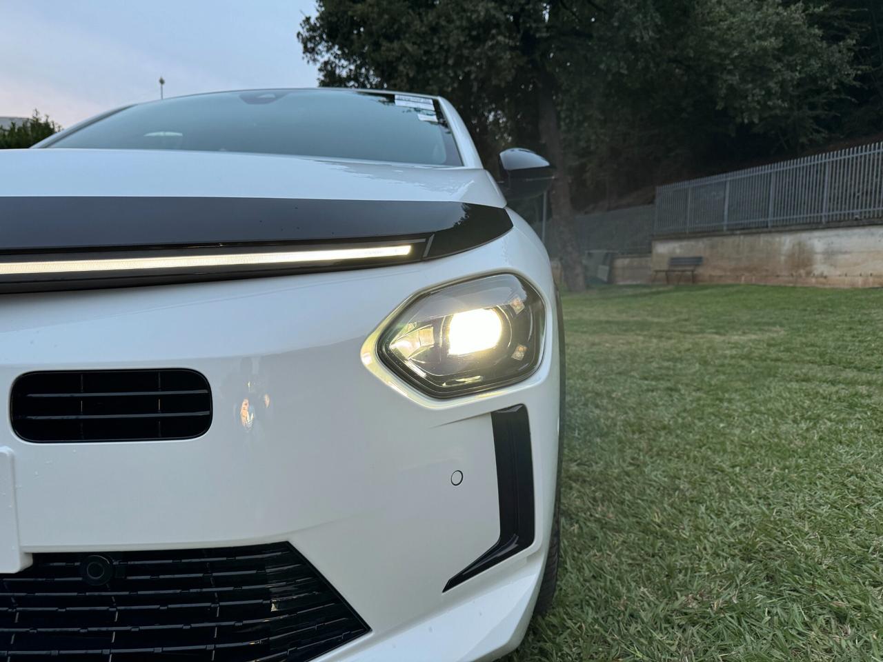 Lancia Ypsilon Hybrid e-DCT LX