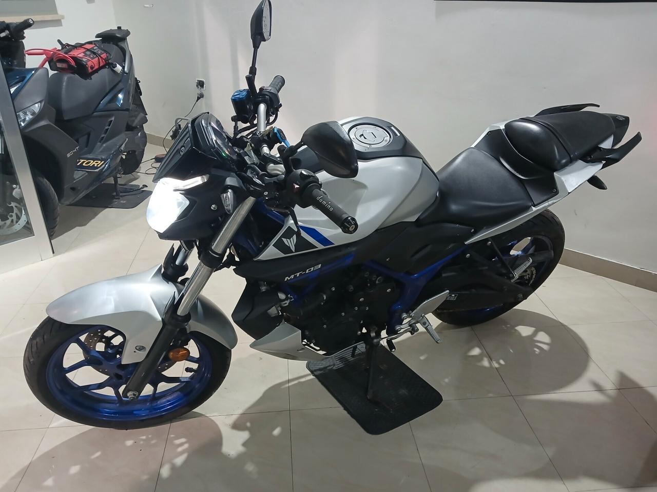 Yamaha MT-03 Naked