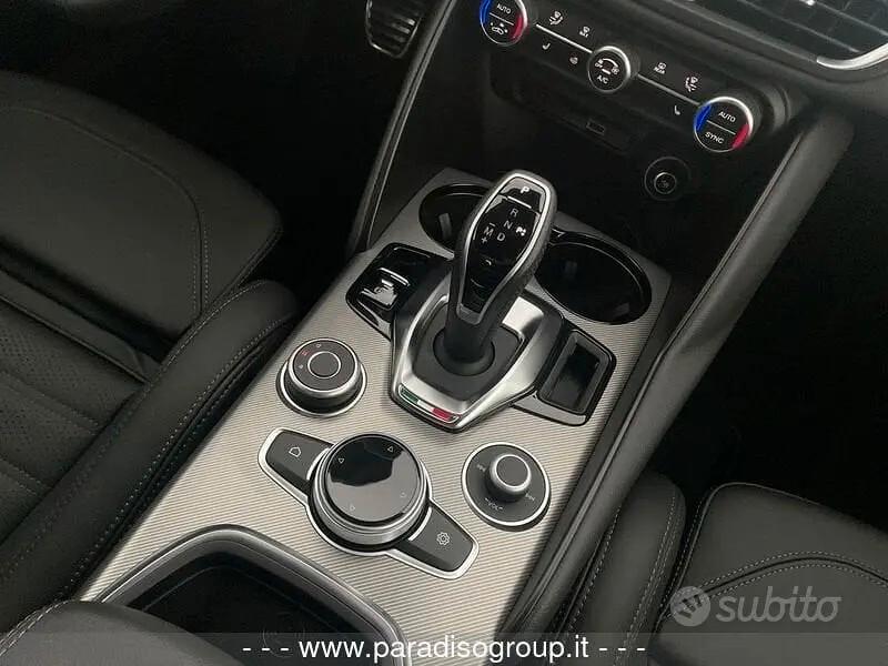 Alfa Romeo Giulia 2.2 Turbodiesel 210 CV AT8 AWD Q4 Veloce
