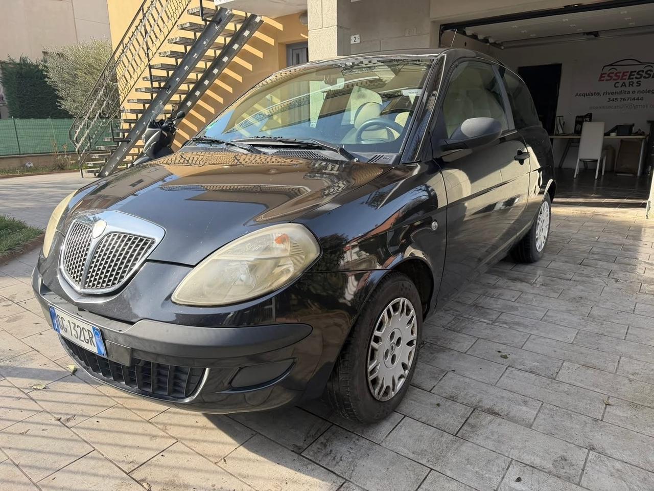 Lancia Ypsilon