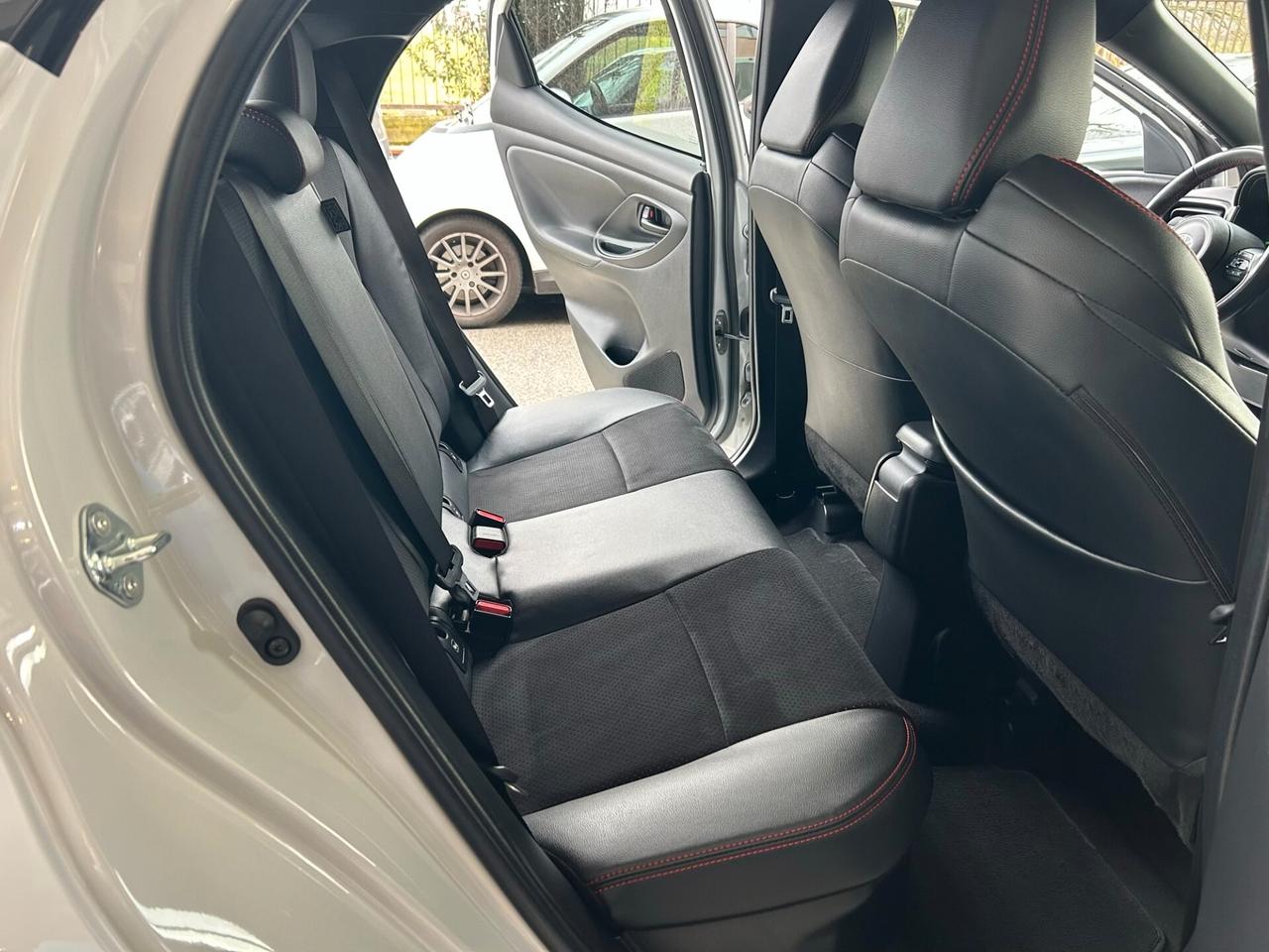 Toyota Yaris 1.5h 130 GR Sport Garanzia 24 Mesi